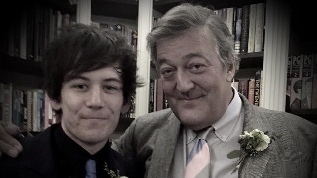 Gay Actor Stephen Fry’s Myth-Busting Public vs Private Healthcare