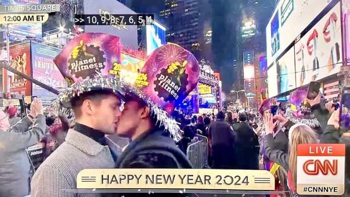 NYE gay kiss on CNN