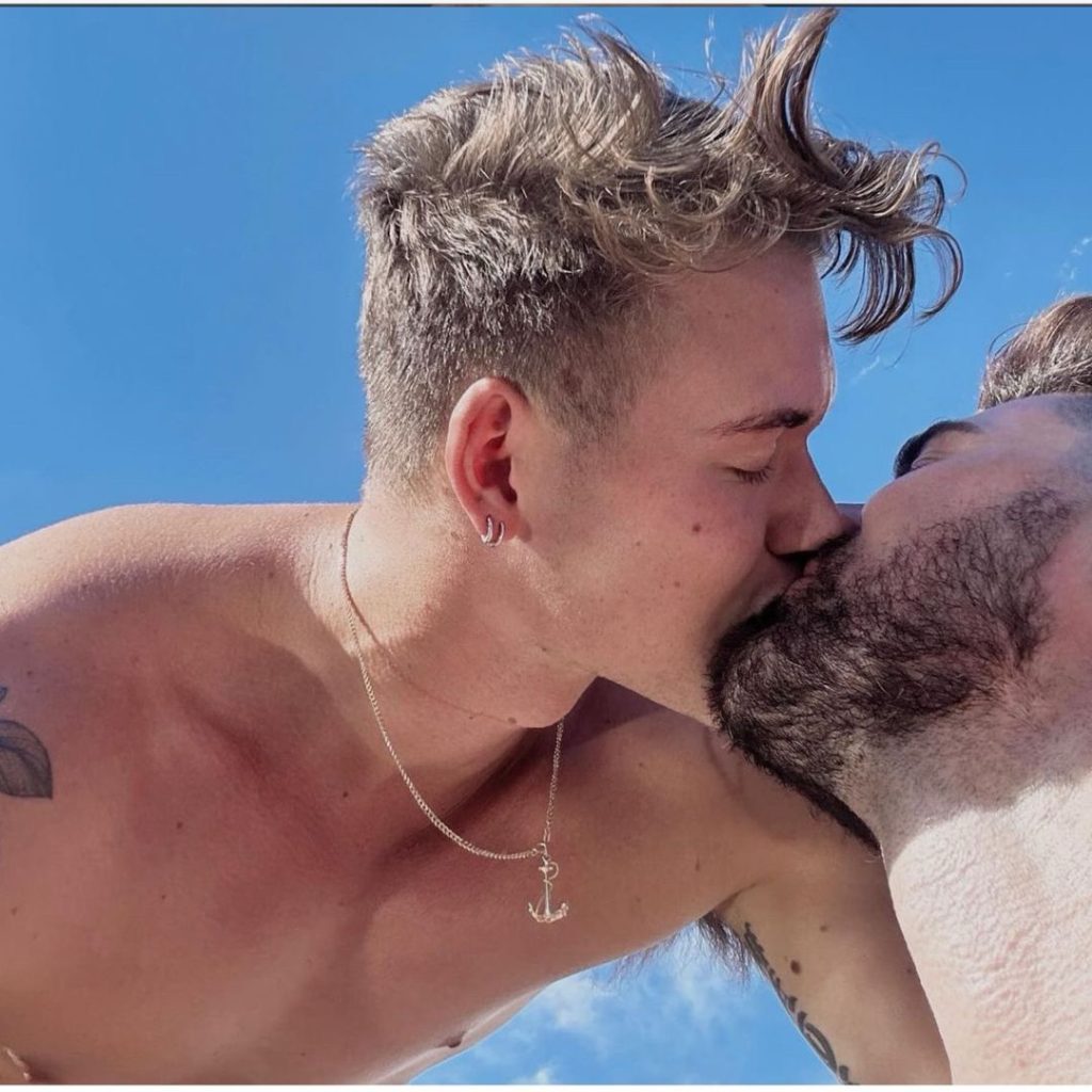 Gay Love, Chat and Travel Advice for Men | B-Gay.com - Page 6