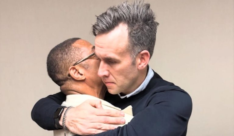 Don Lemon walks out hand-in-hand with husband Tim Malone after release