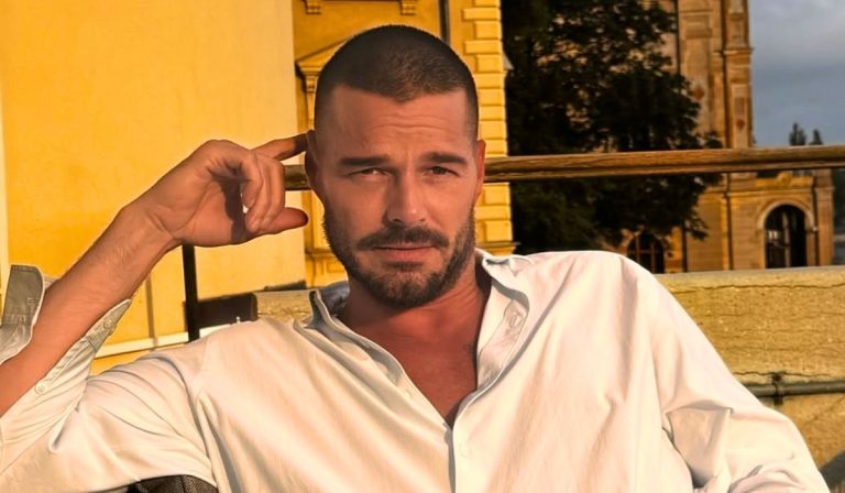 Ricky Martin’s concert was interrupted by tear gas, but he still returned to finish the show