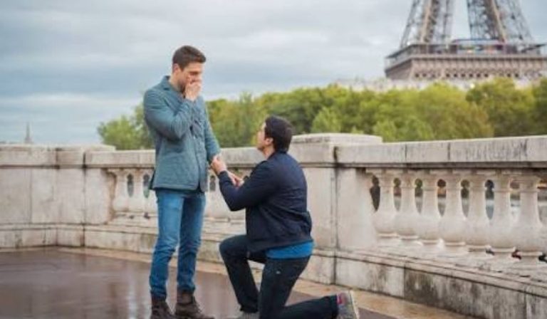 One Proposal in Paris Gave Strangers Hope for Their Own Love Stories